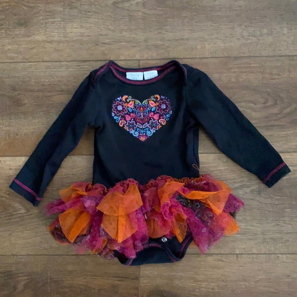 Koala kids girls ruffle heart onesie. Size 6-9 months